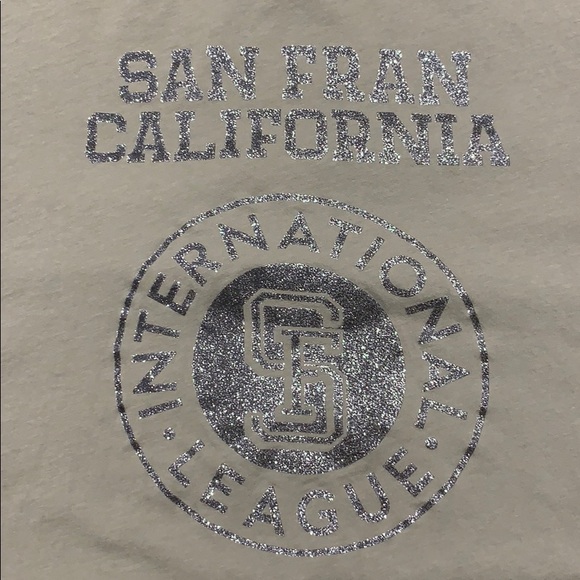 H&M Women’s Graphic Tee - Picture 2 of 3